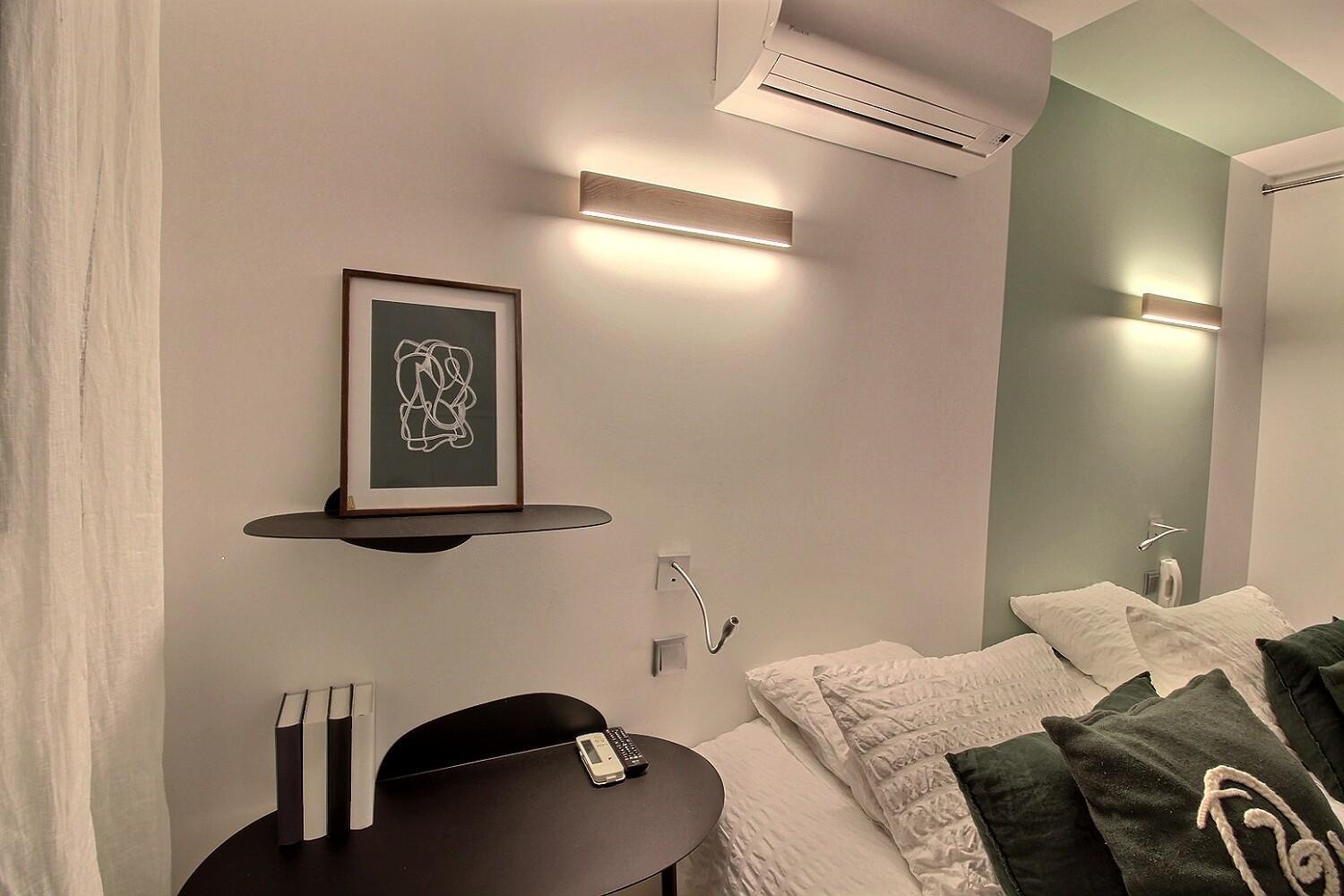Parisian L Montmartre Apartment *
