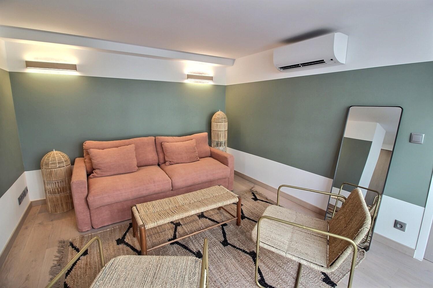 Parisian L Montmartre Apartment *