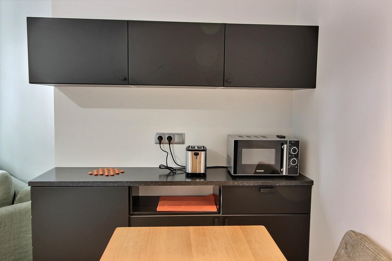 Parisian L Montmartre Apartment *