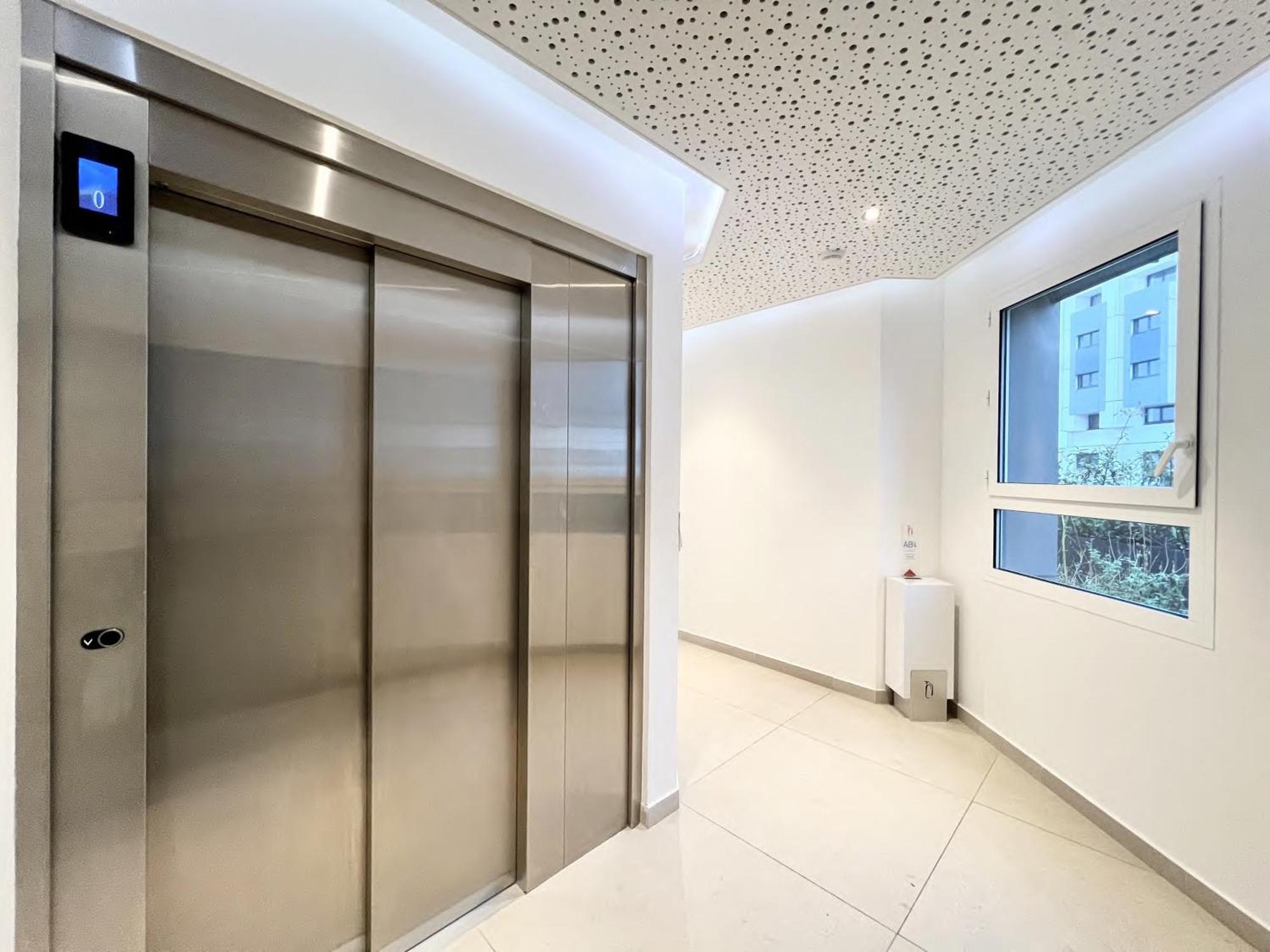 Apartment Parisian L Montmartre Paris