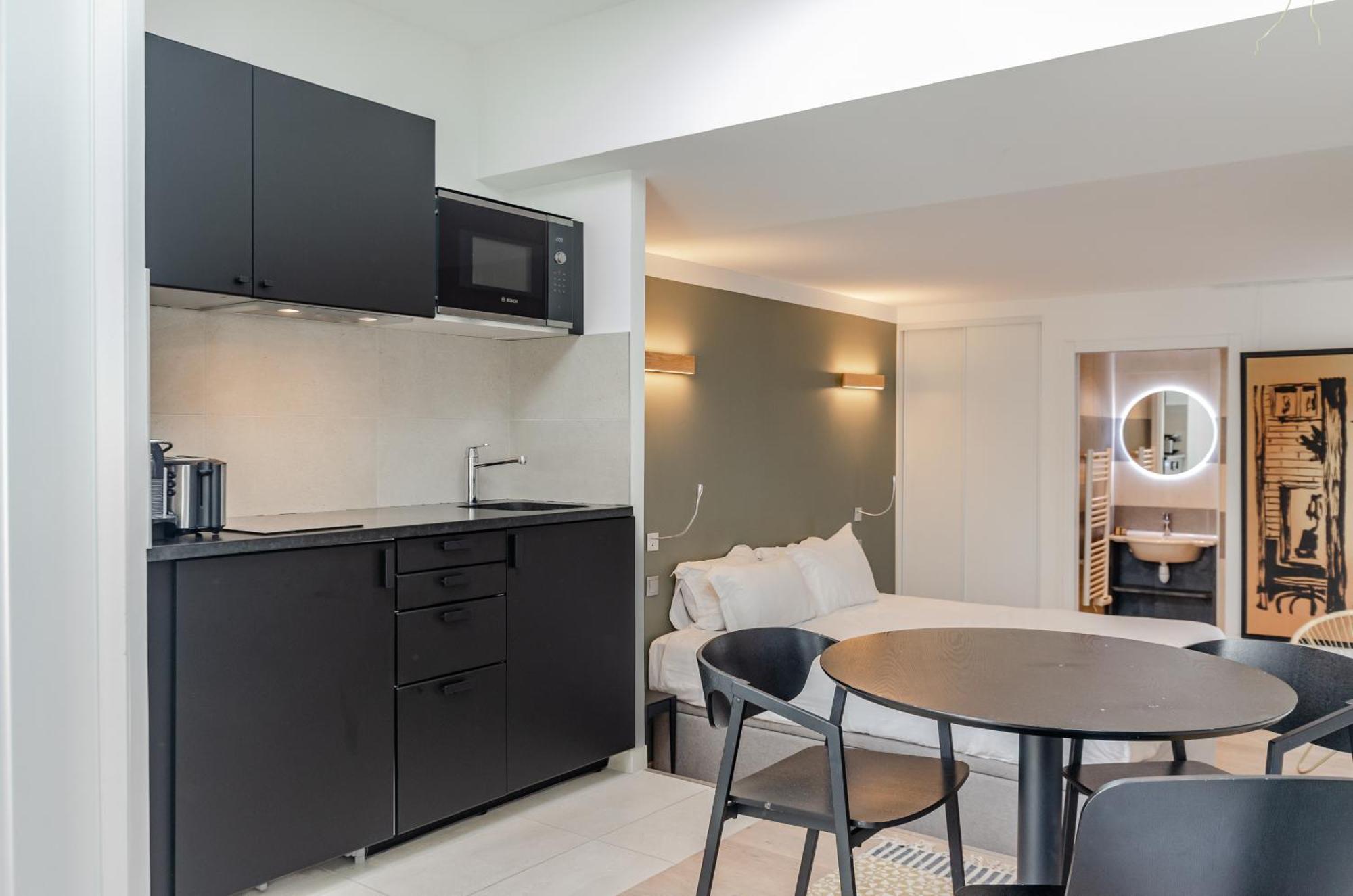 Apartment Parisian L Montmartre Paris